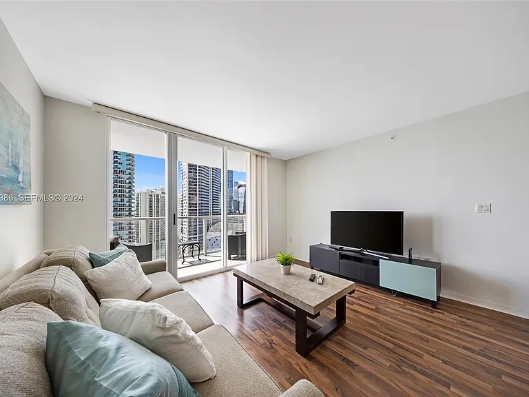 1155 Brickell Bay Dr #2207 — Photo 5