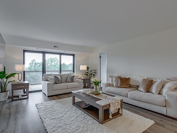 2nd image of 203 Yoakum Pkwy APT 1217