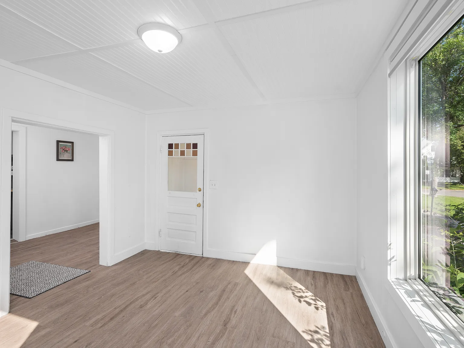 1 bed, 1028 sqft, $1,295 — Photo 2