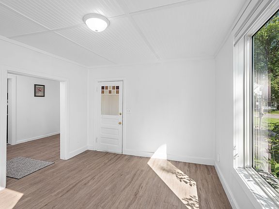 2nd image of 410 7th Ave S