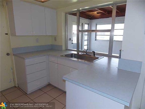 3rd image of 4947 NW 55th St