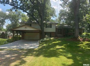 4 Timberlane Dr, Geneseo, IL 61254