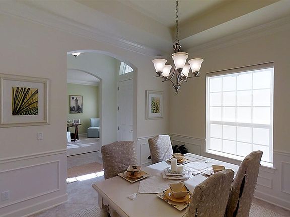 5th image of 400 Venecia Way