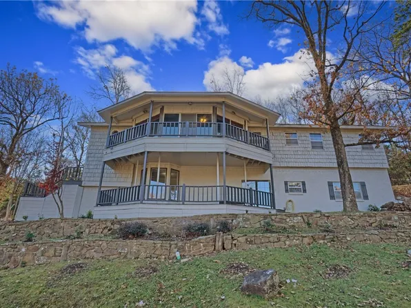 111 Western Dr, Russellville, AR 72801