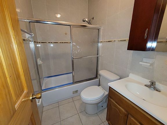 5th image of 36 Scholes St APT 3B