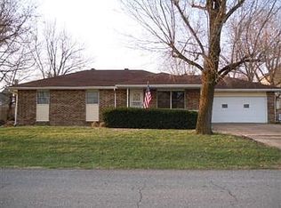 604 E Chestnut St, Bolivar, MO 65613
