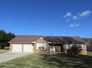 129 Farris Cir, La Follette, TN 37766