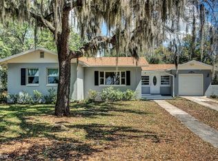 406 N Palm Ave, Howey In The Hills, FL 34737