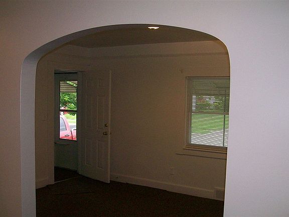4th image of 536 Judson Ct