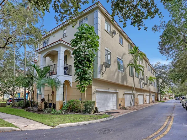 2850 S Oasis Drive, Boynton Beach, FL 33426