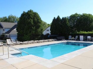 550 Pewaukee Rd, Pewaukee, WI 53072