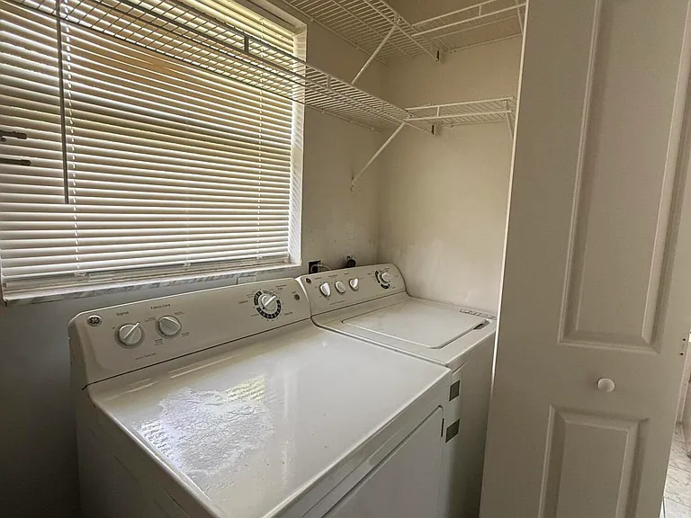 3961 Park Ln #B — Photo 7
