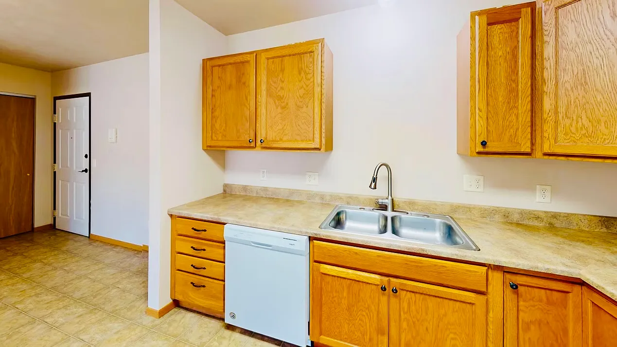 2 bed, 1125 sqft, $1,050 — Photo 3