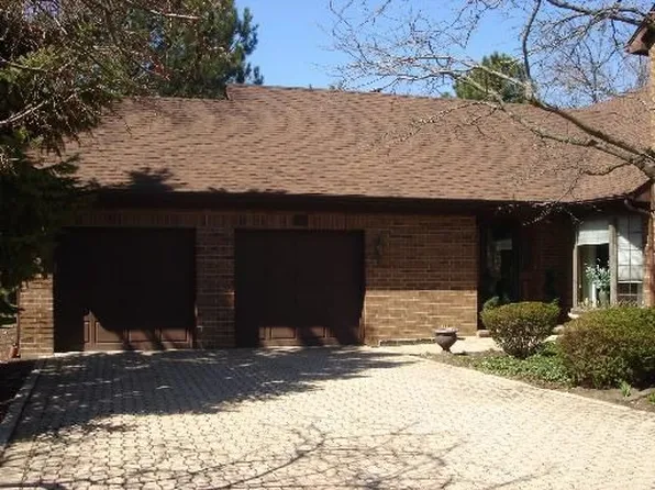 26 Princess Ct, Westchester, IL 60154