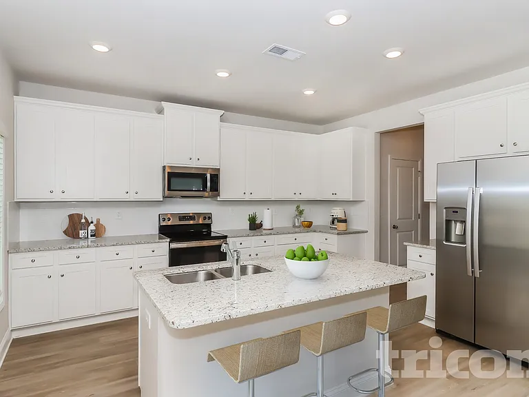 142 Kingshall Rd — Photo 3