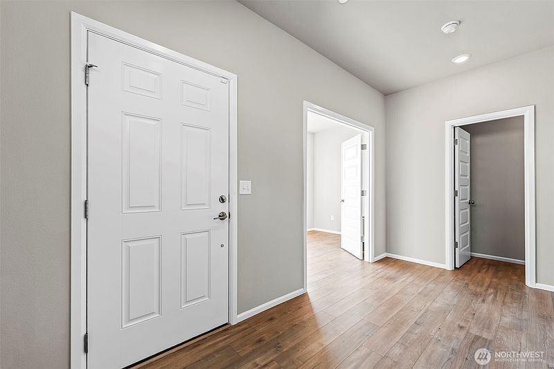 3rd image of 957 Timberline Avenue