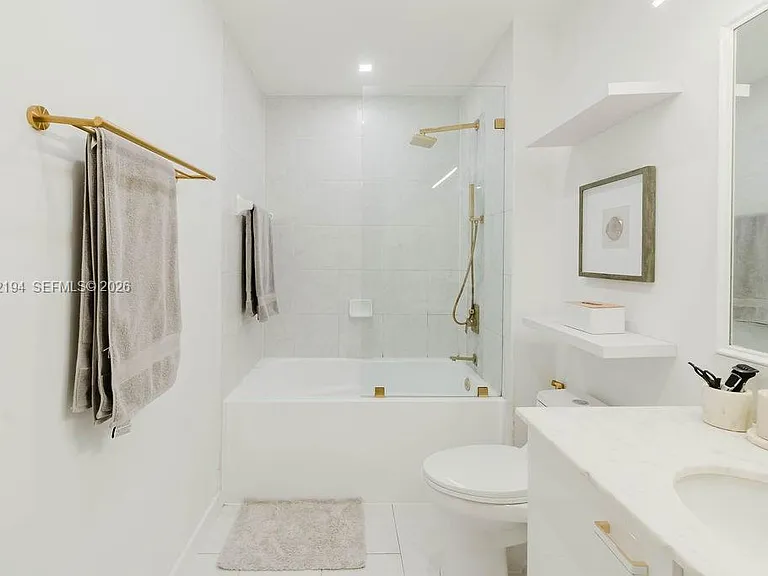 133 NE 2nd Ave #512 — Photo 9