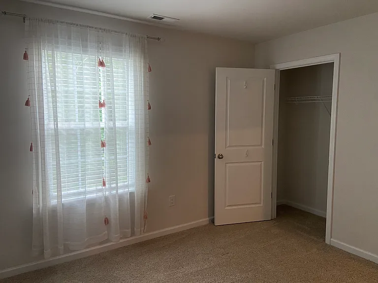 111 David Hill Dr — Photo 36
