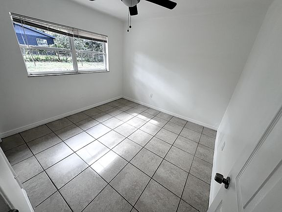 5th image of 3409 E Fern St