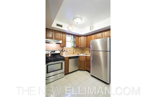 Sold by Douglas Elliman | media 14