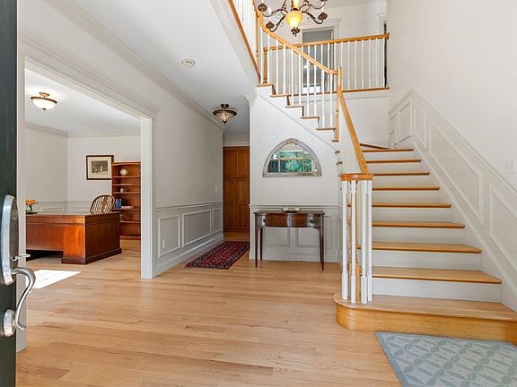 3rd image of 151 Bedford Rd