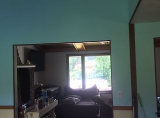 11 Magnolia Dr, New Cumberland, WV 26047