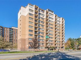 1950 Main St W