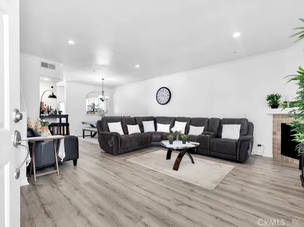 18347 Saticoy St Unit 4, Reseda, CA 91335
