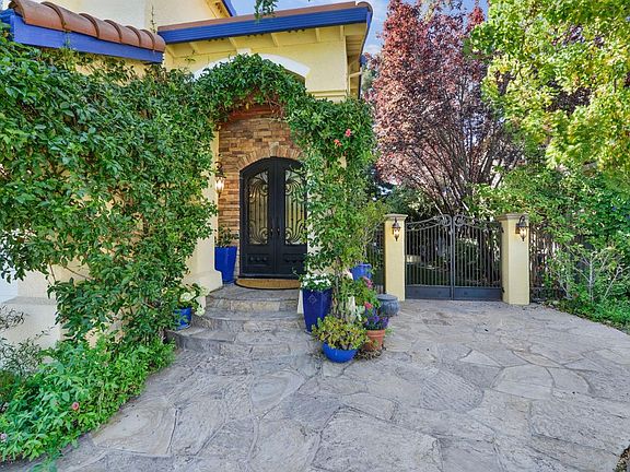 4th image of 3671 Warbler Ave