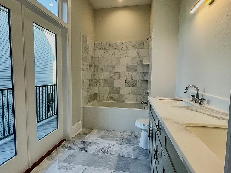 1427 Esplanade Ave #104 — Photo 8