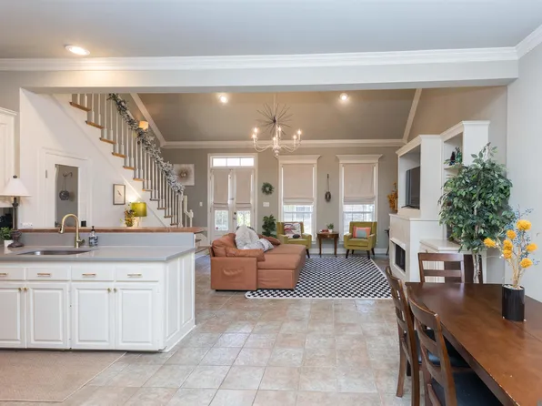 9302 Loblolly Ct, Baton Rouge, LA 70809