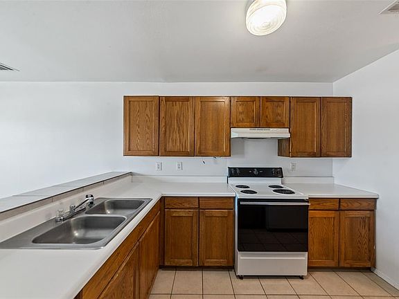 5th image of 5545 Brookview Ct APT D