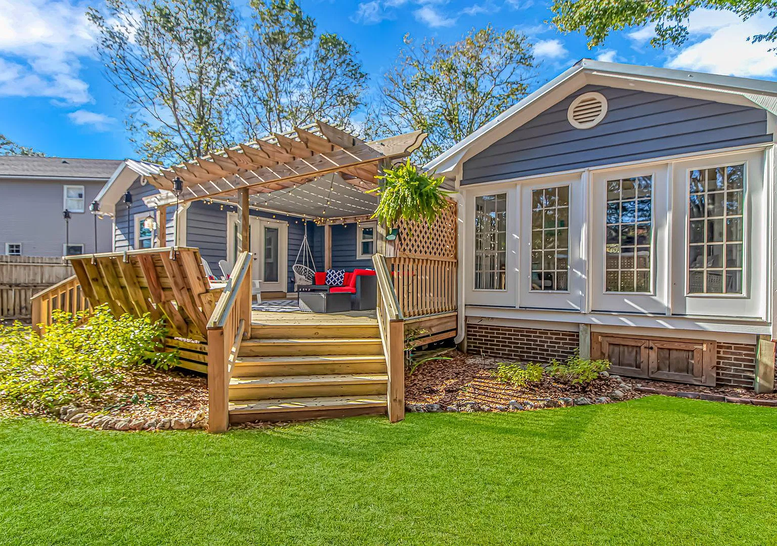 108 Paula Cir — Photo 2