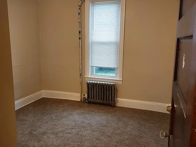17 E Burd St — Photo 10