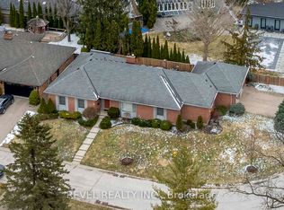 11 Tallwood Cir, London, ON N5X 2S1