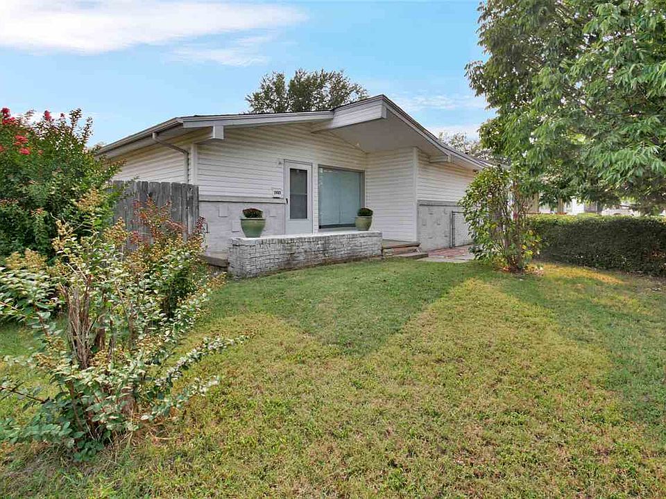 1st image of 2403 W Wildwood Ln