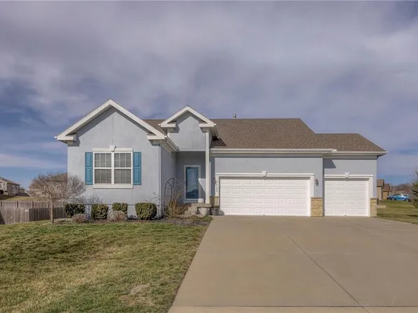 26120 W 142nd Ter, Olathe, KS 66061