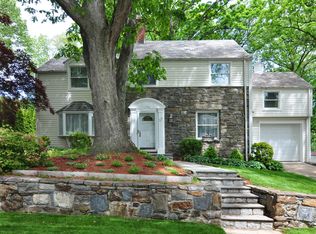 17 Cecil Crest Rd, Yonkers, NY 10701