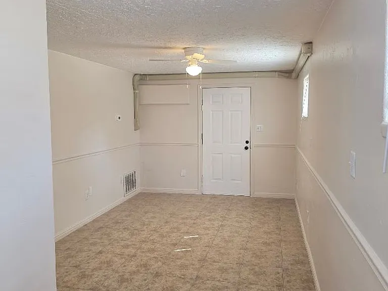 461 Diagonal St — Photo 11