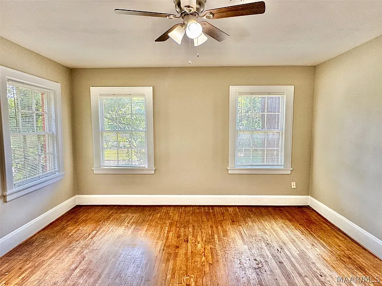 440 E Fairview Ave — Photo 24