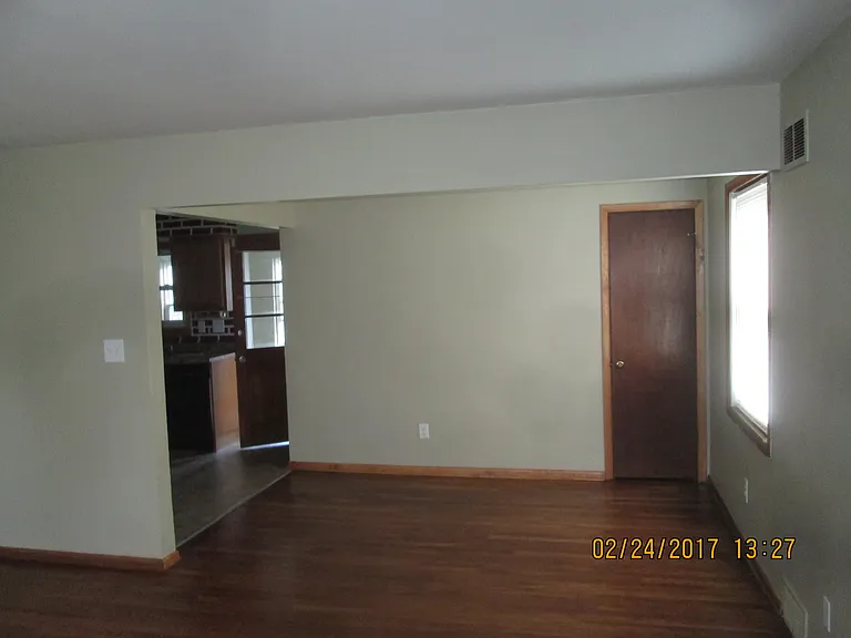 700 Savannah Dr — Photo 6