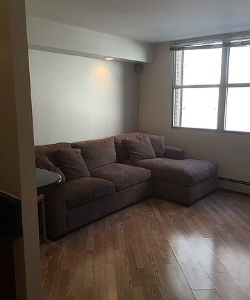 2nd image of 420 W Belmont Ave APT 4H