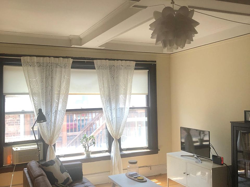 1st image of 5459 S Cornell Ave APT 3r