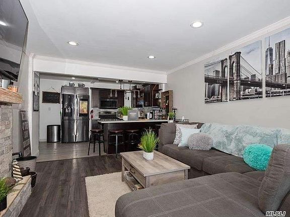 4th image of 124 Smith St APT 1F