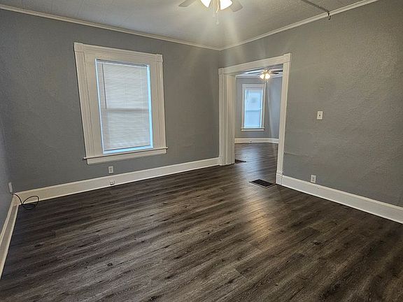 4th image of 537 W 16th St