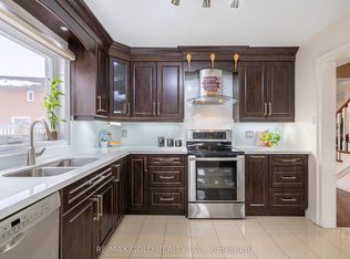 15 Barrier Reef Ln, Brampton, ON L6R 2A7