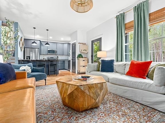 4th image of 129 Martin Ridge Trce