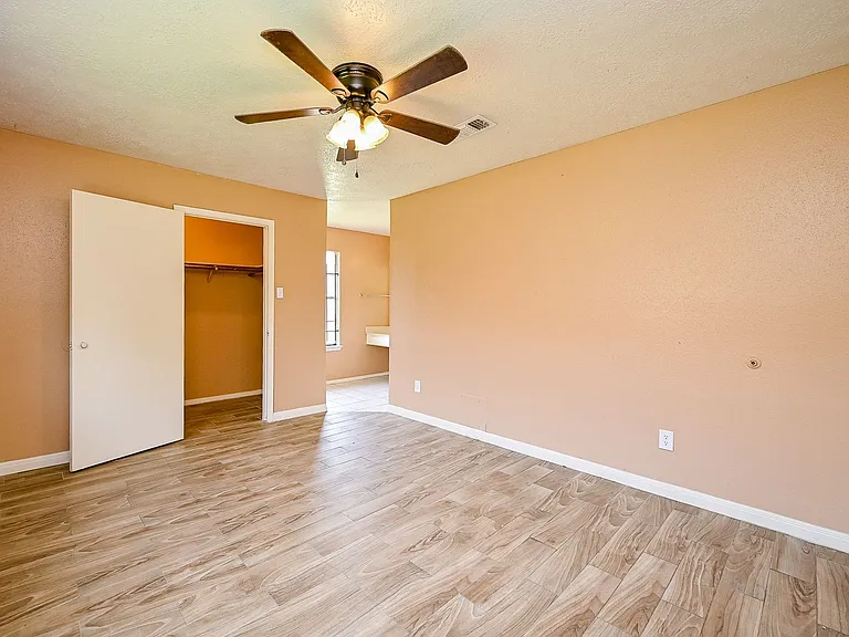 2667 Grand Canyon Dr — Photo 18