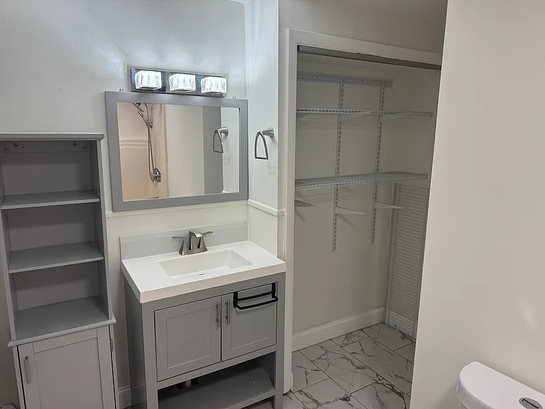 160 Washington St #2 — Photo 17