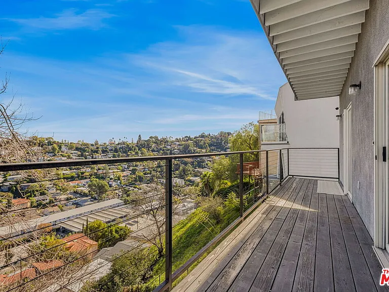2226 Ronda Vista Dr — Photo 28